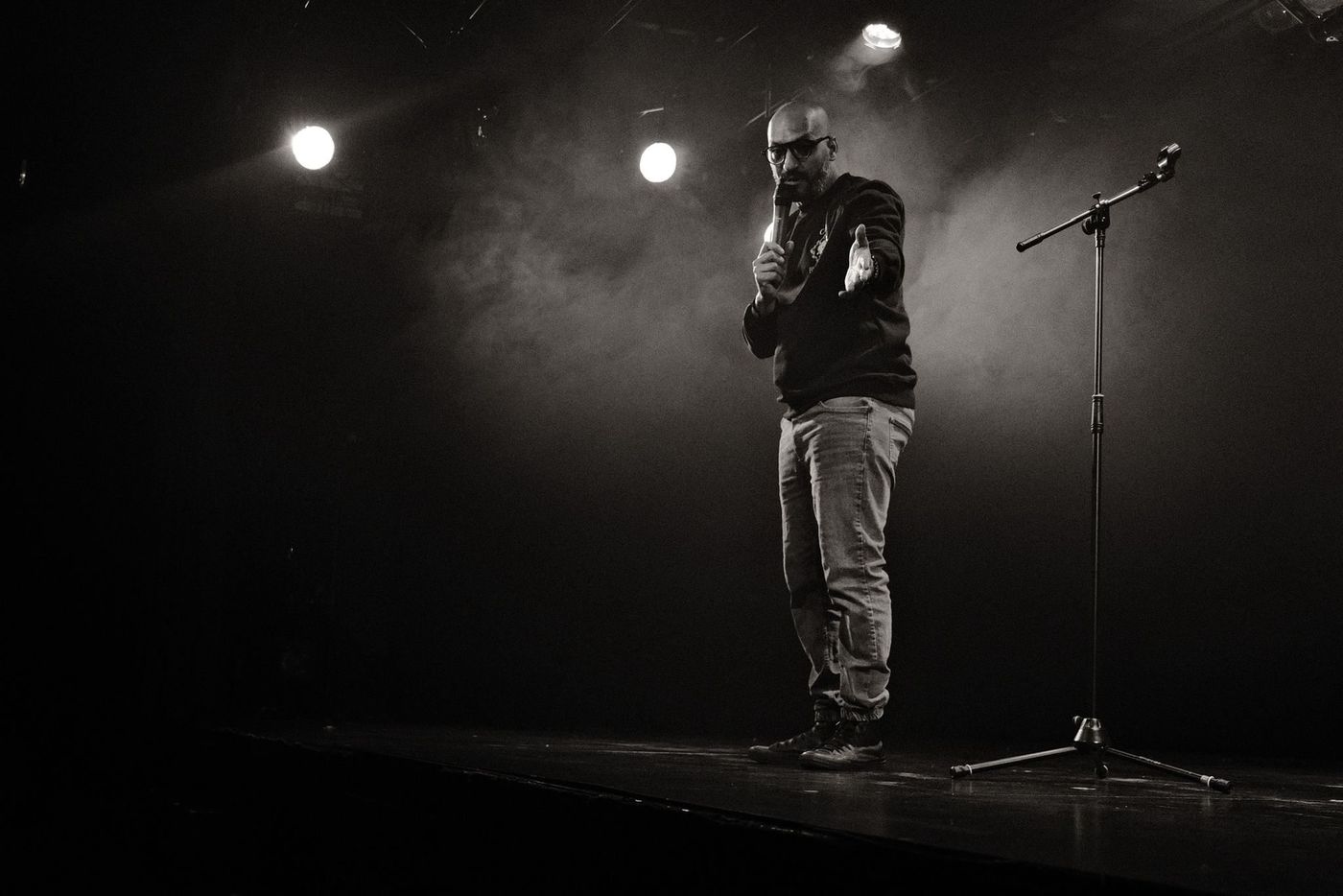 Zakaryae stand-up noir et blanc
